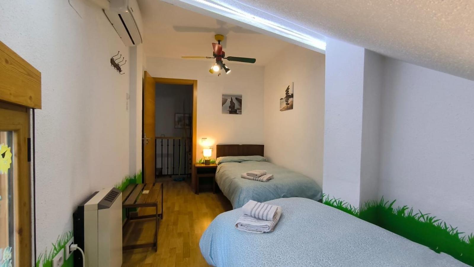 Duplex San Lorenzo 2 Parking Gratuitos Y Piscina Jaen Bagian luar foto